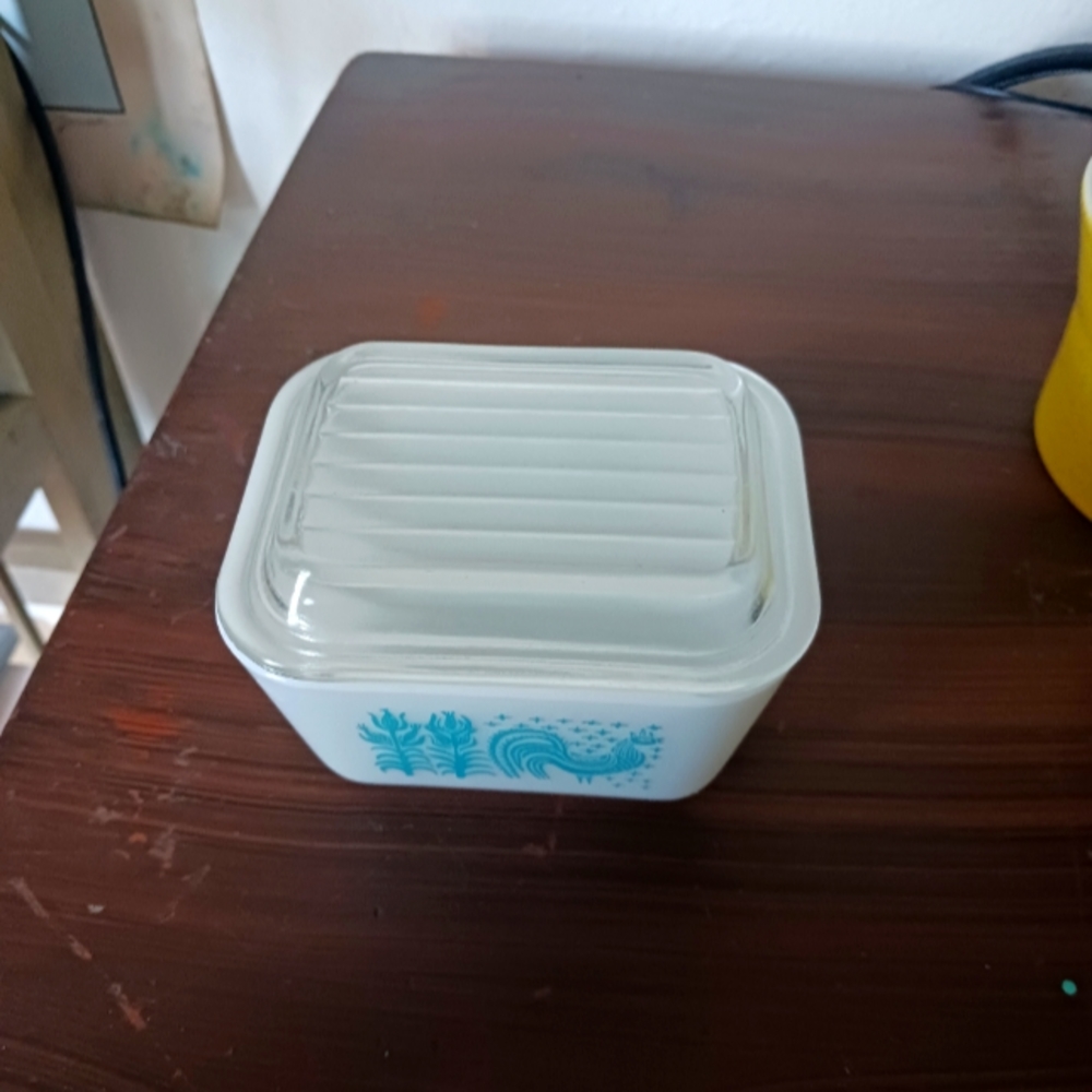 Pyrex Baking /Serving Dish